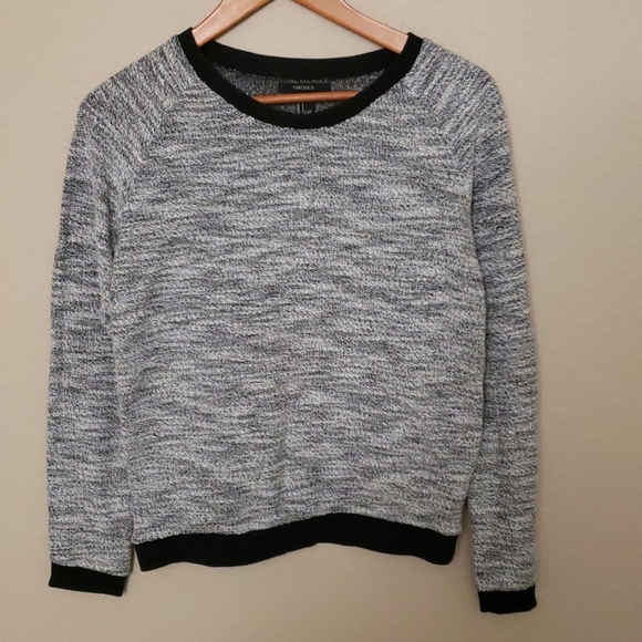 Forever 21 Sweaters - Forever 21 Grey Sweater